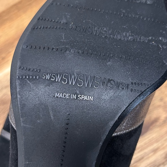 Stuart Weitzman, suede and leather 2 1/2 inch heels in black and pewter - Picture 9 of 12